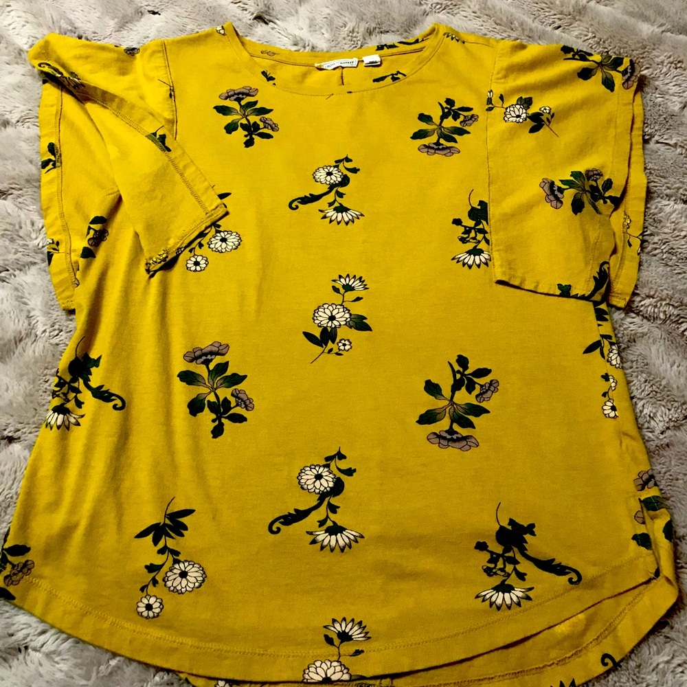 Floral winged sleeve